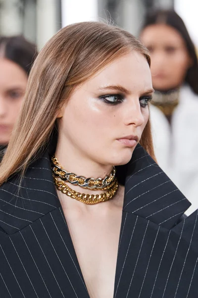 Look 36